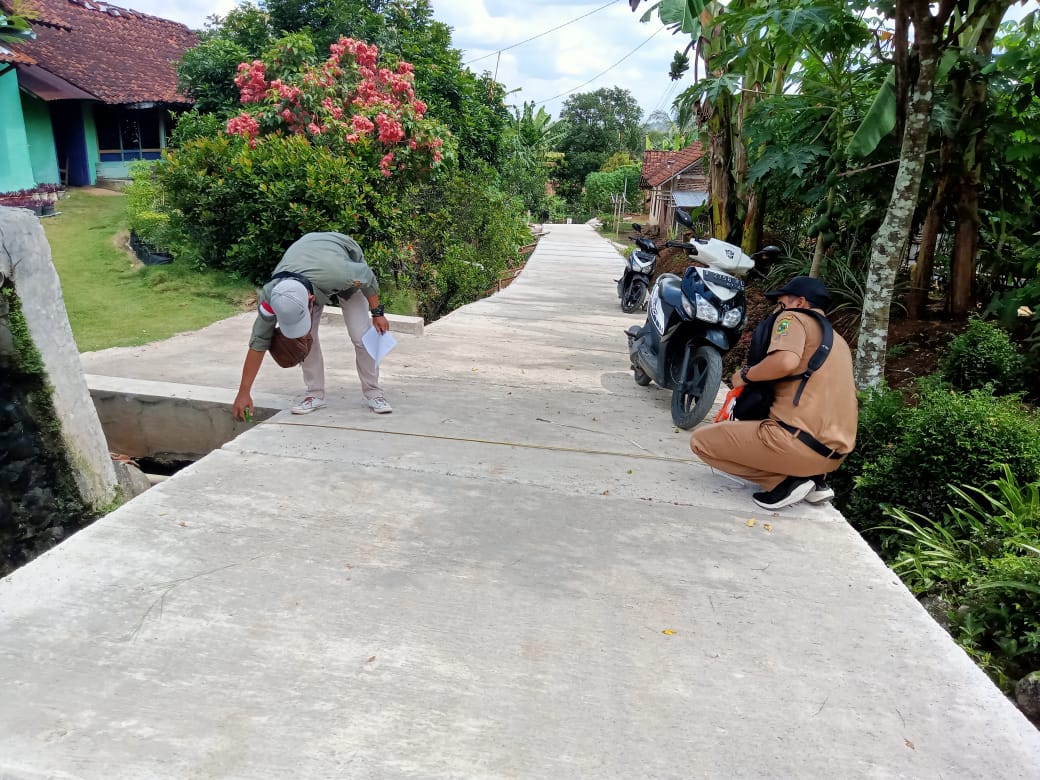 PEMBANGUNAN RABAT BETON RT 03 RW 01 DESA KALIPELUS